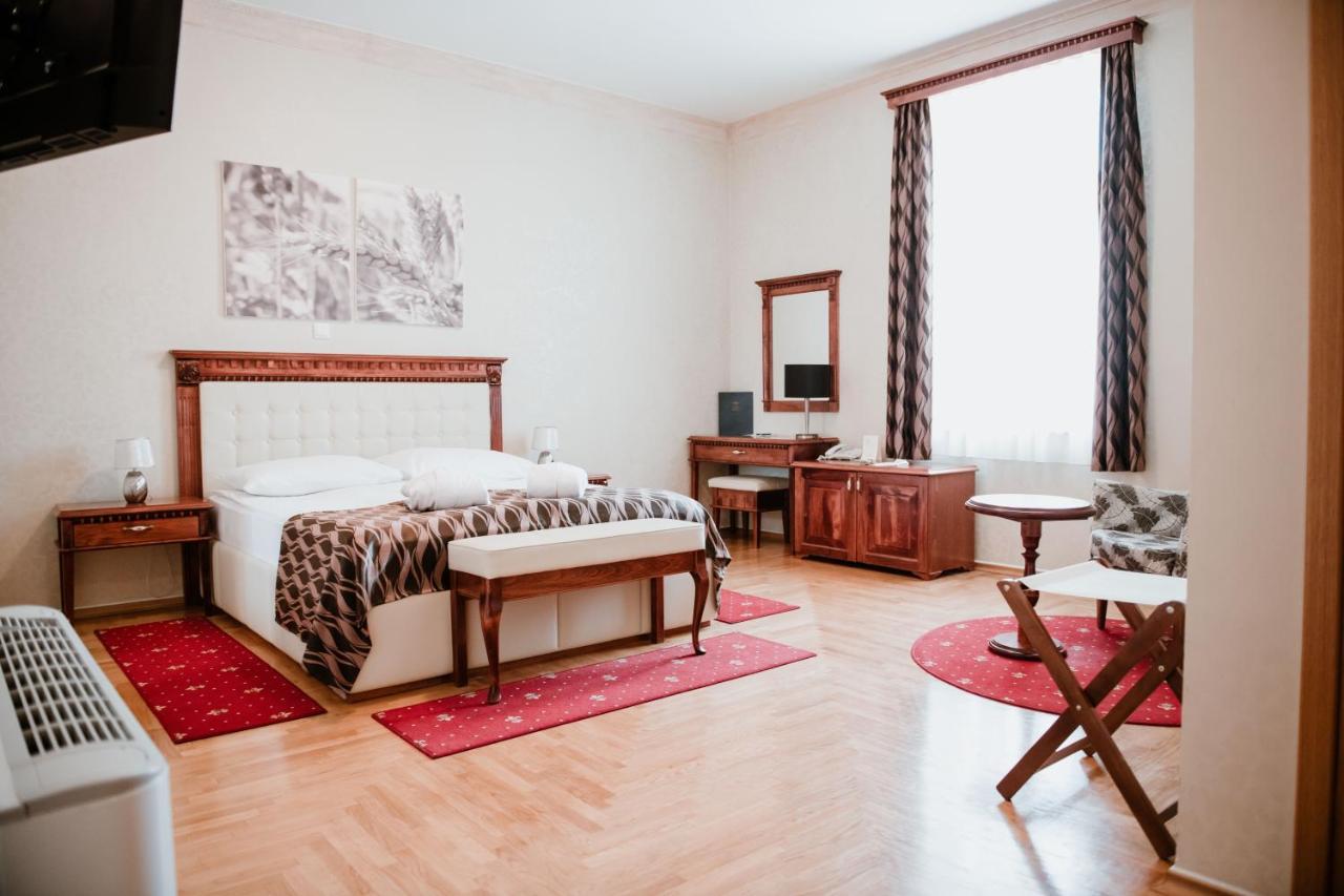 Hotel Kurija Jankovic Lukac ภายนอก รูปภาพ