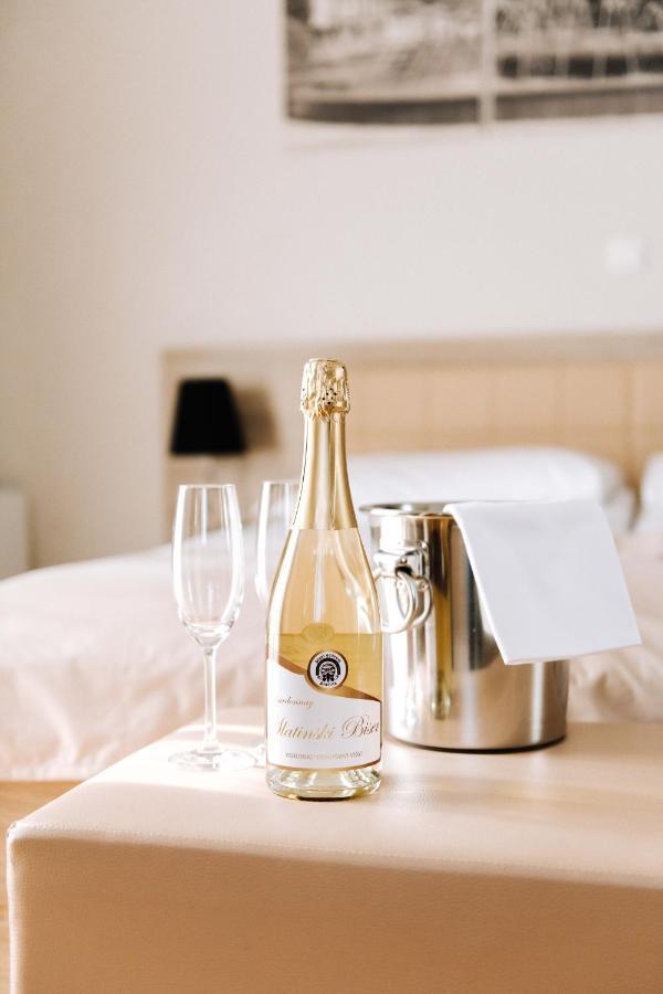 Hotel Kurija Jankovic Lukac ภายนอก รูปภาพ