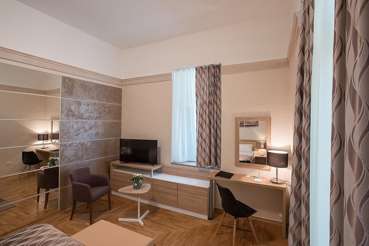 Hotel Kurija Jankovic Lukac ภายนอก รูปภาพ